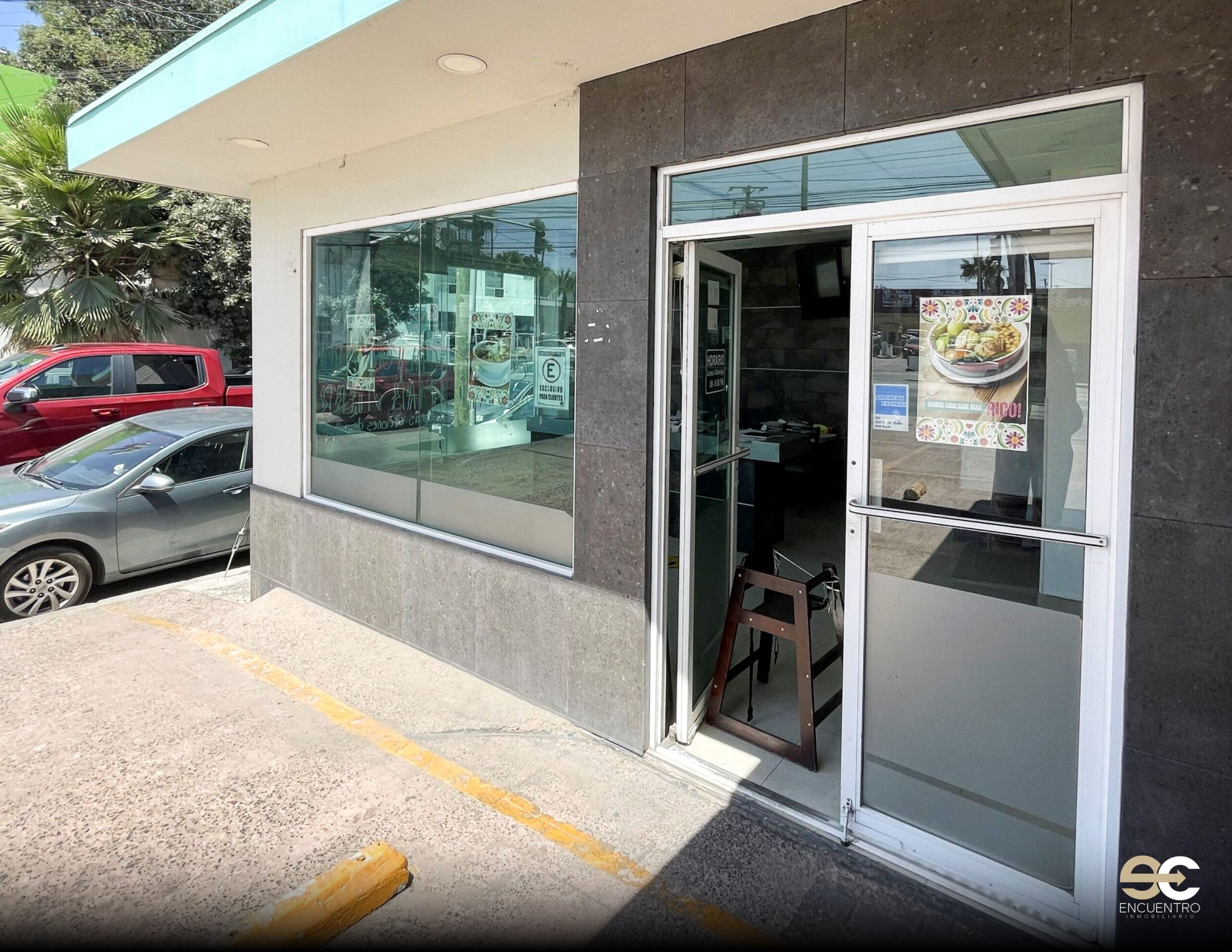 restaurante-en-agua-caliente-ec-inmobiliario5