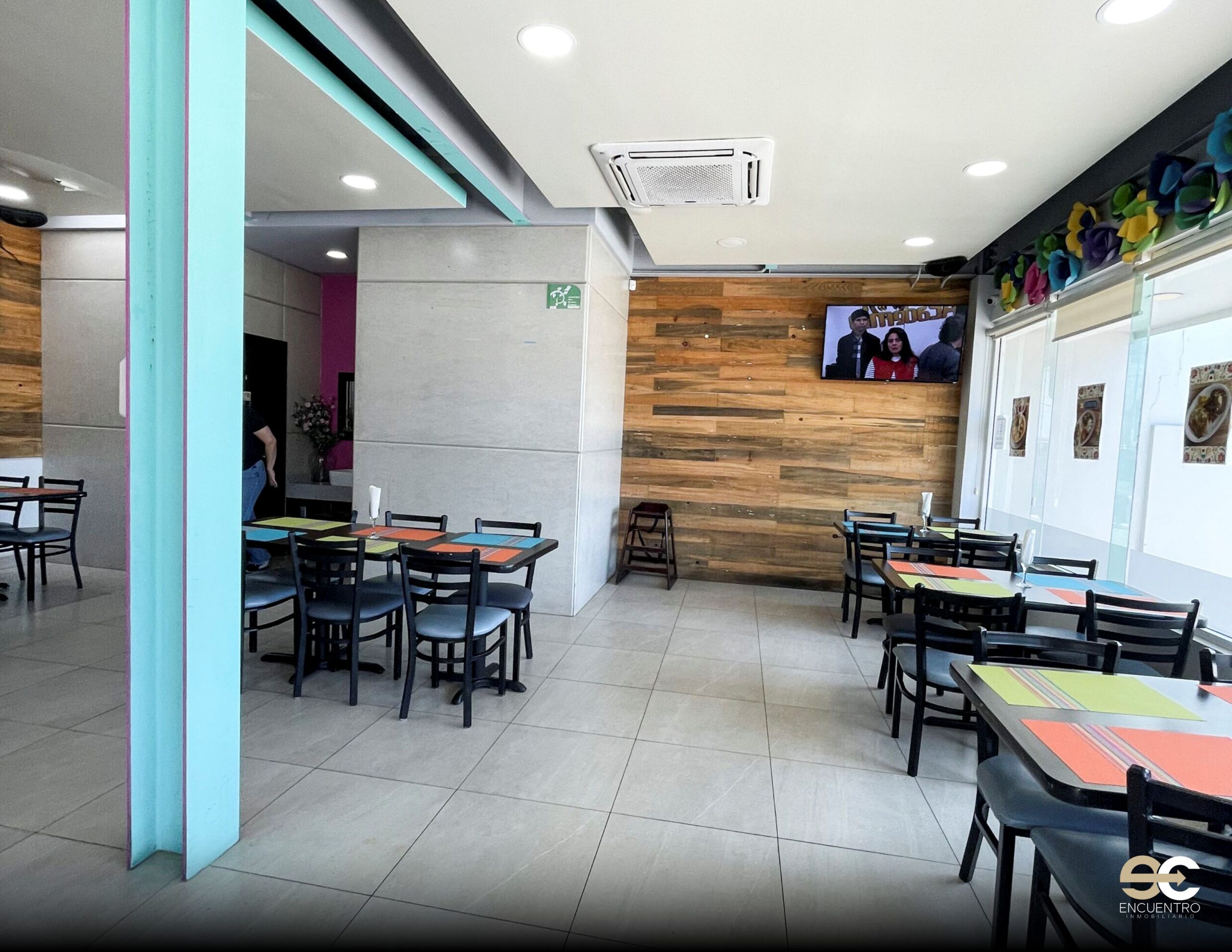 restaurante-en-agua-caliente-ec-inmobiliario7
